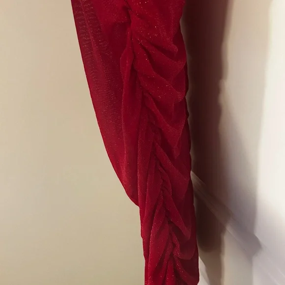 Elegant Red Ruched Dress - Picture 3 of 4